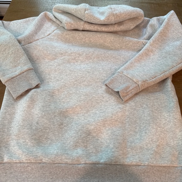 VUORI women’s Restore Long Full Zip Hoodie - Picture 3 of 3